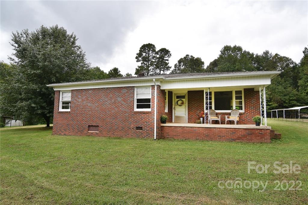 4950 Midway Sand Road Hickory, NC 28601 - Photo 2 of 31 Gallery Image 2