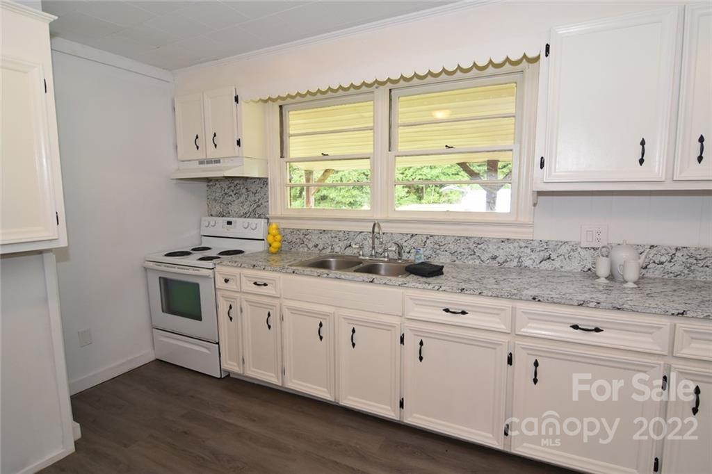 4950 Midway Sand Road Hickory, NC 28601 - Photo 5 of 31 Gallery Image 5