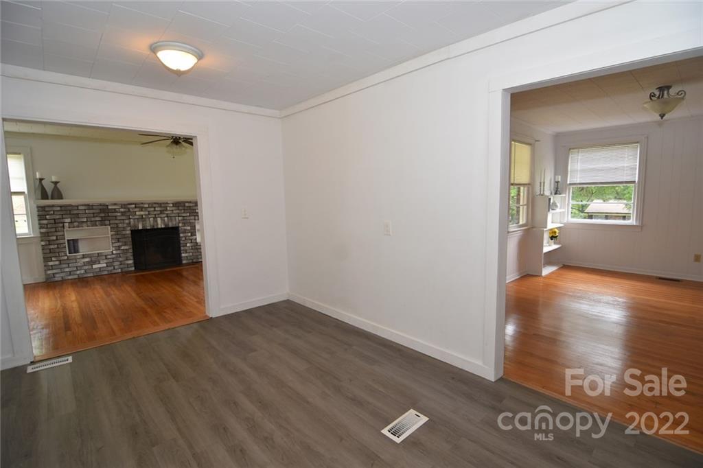 4950 Midway Sand Road Hickory, NC 28601 - Photo 8 of 31 Gallery Image 8