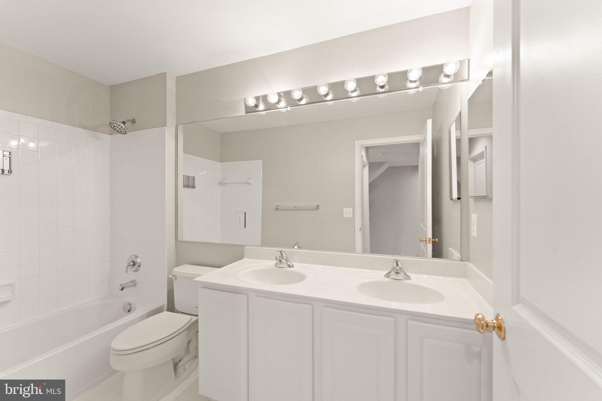 9162 Ribbon Falls Loop Bristow, VA 20136 - Photo 32 of 71 Gallery Image 32