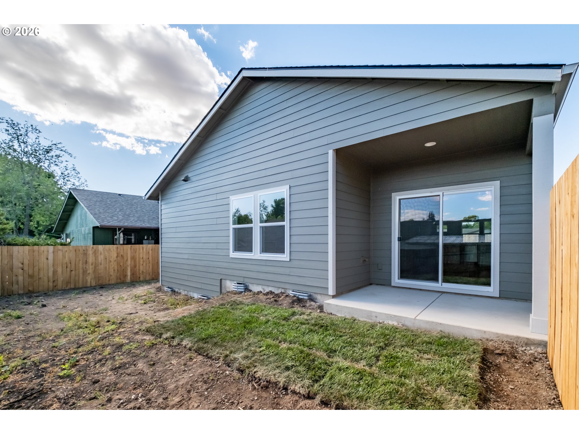 730 East Elmore Street Lebanon, OR 97355 - Photo 33 of 40