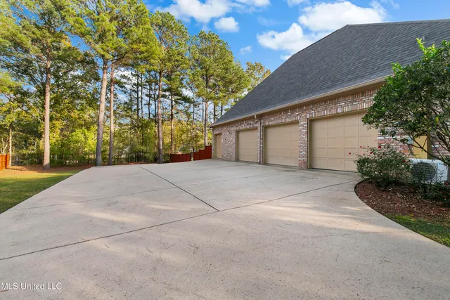 $1,150,000 | 1 Eastbrooke Circle, Madison, MS 39110