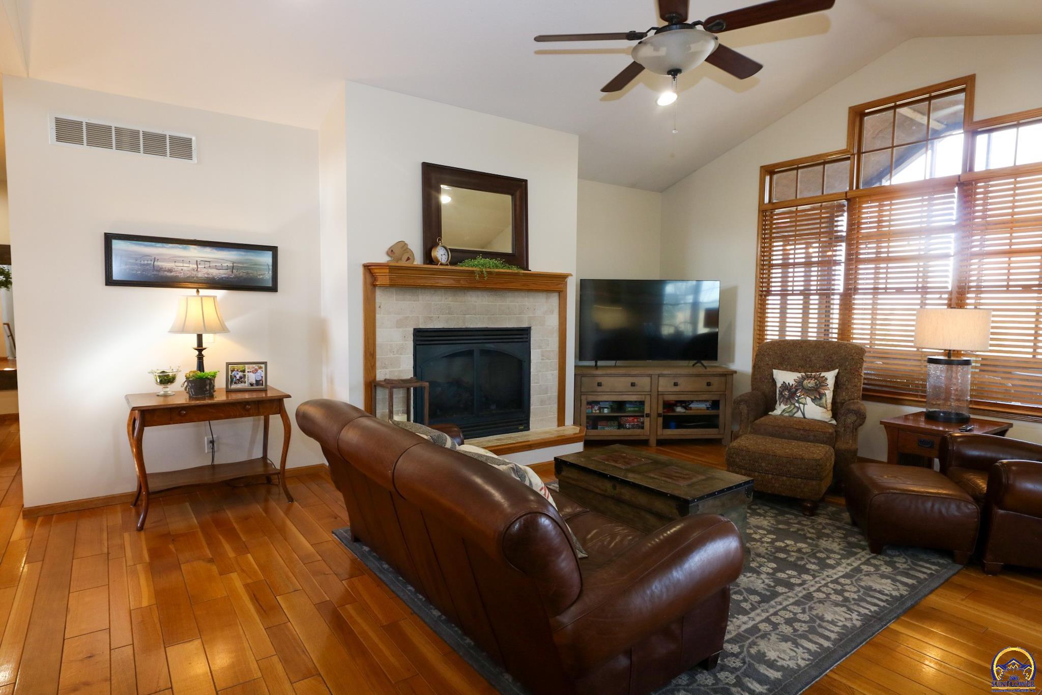 2334 Rd P Emporia, KS 66801 - Photo 8 of 93 Living Room