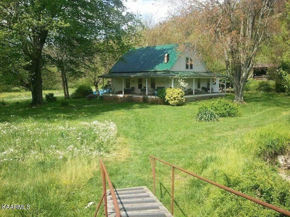 7736 Mulberry Gap Road Tazewell, TN 37879 - Photo 3 of 52 Lynch Farm House