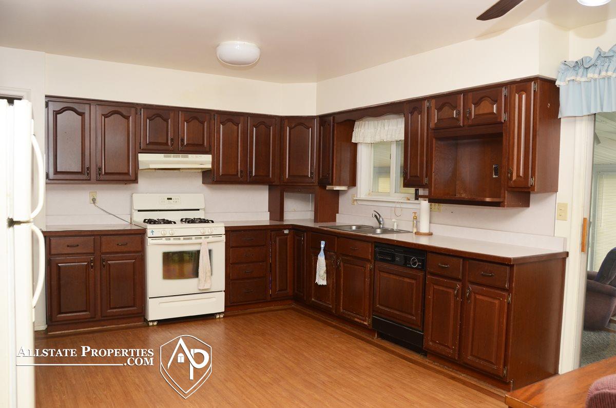 7174 Johnson Road Flushing, MI 48433 - Photo 3 of 20 31379762-2.JPG
