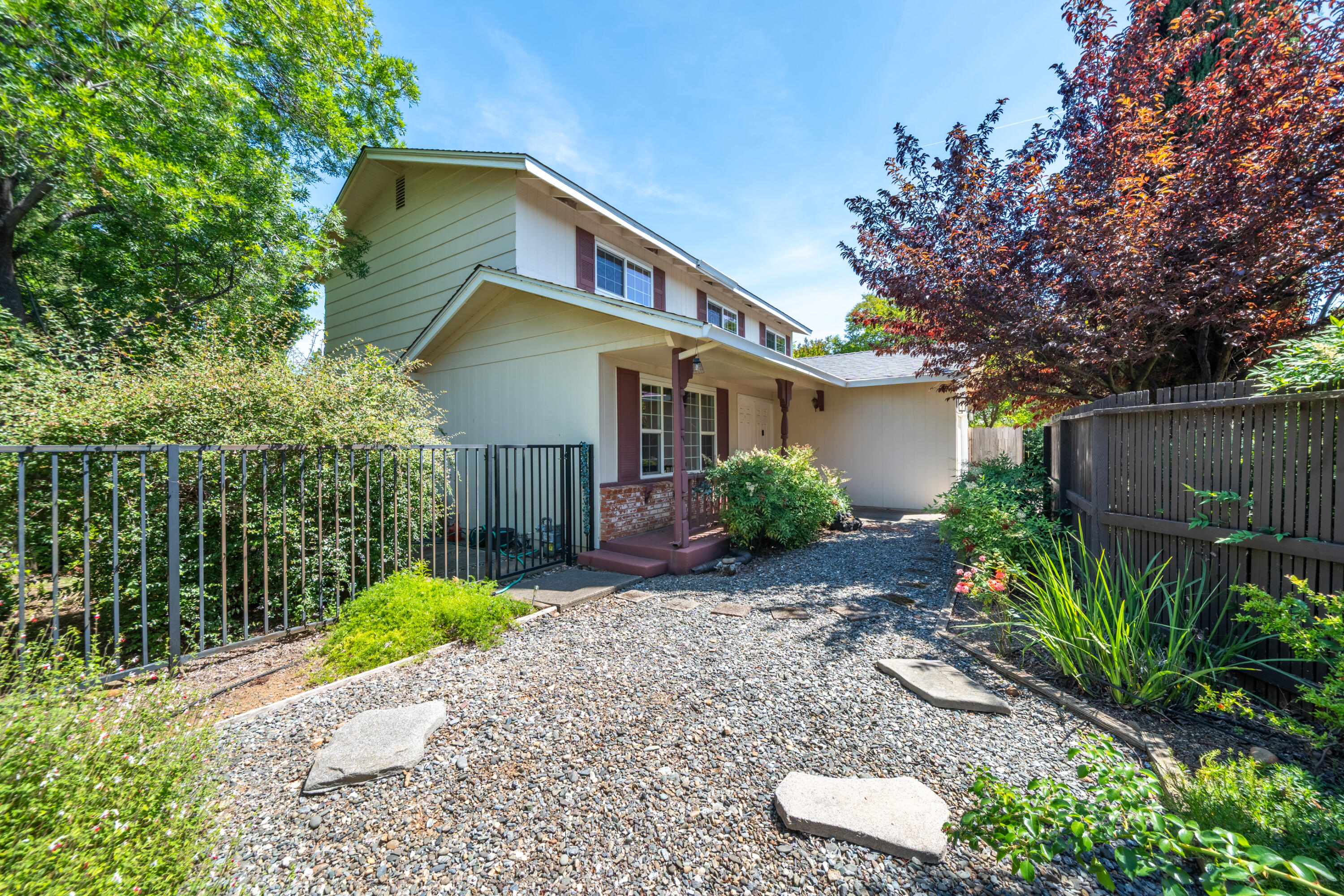 596 Estate Street Redding, CA 96002 - Photo 25 of 29 596 Estate St-63