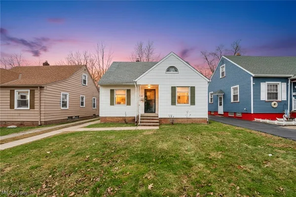 $129,000 | 18207 Mapleboro Avenue, Maple Heights, OH 44137