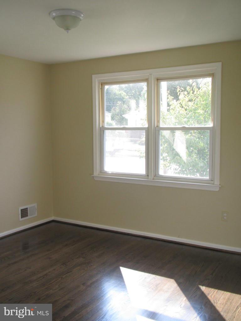 902 Homberg Avenue Baltimore, MD 21221 - Photo 11 of 12 Bedroom