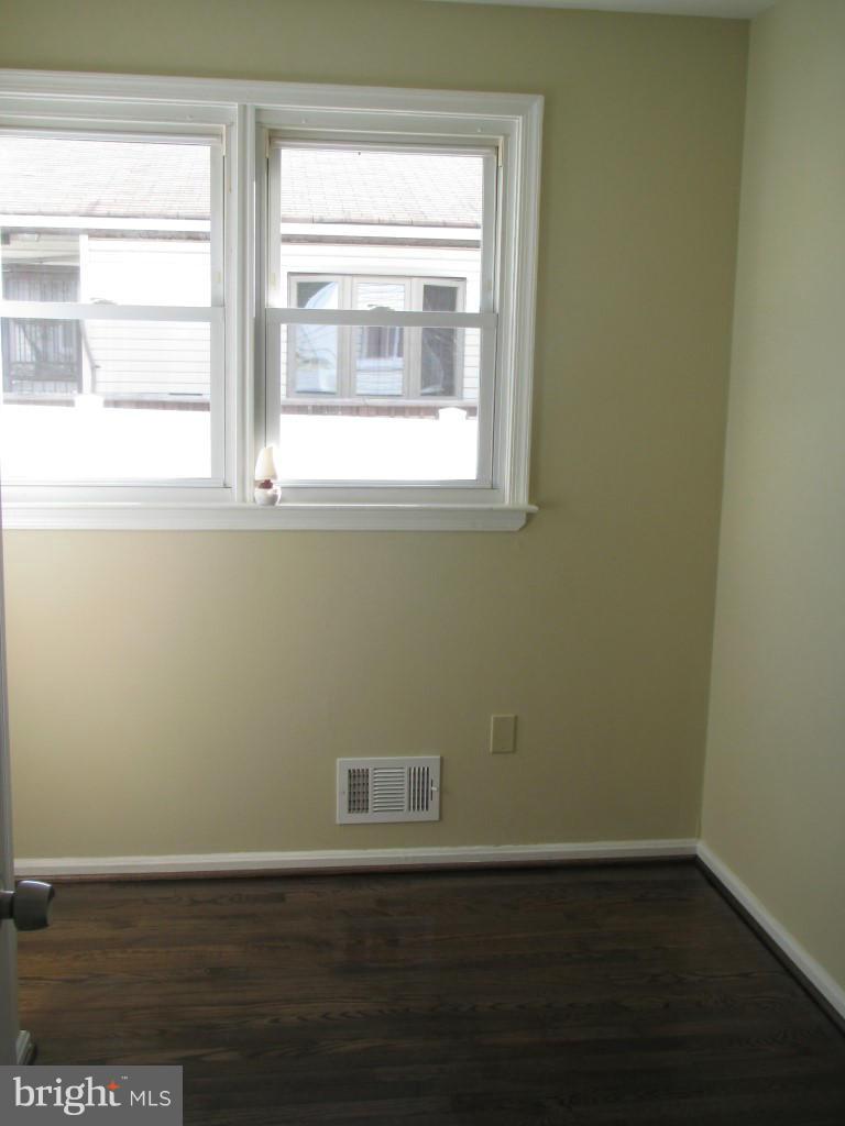 902 Homberg Avenue Baltimore, MD 21221 - Photo 10 of 12 Bedroom