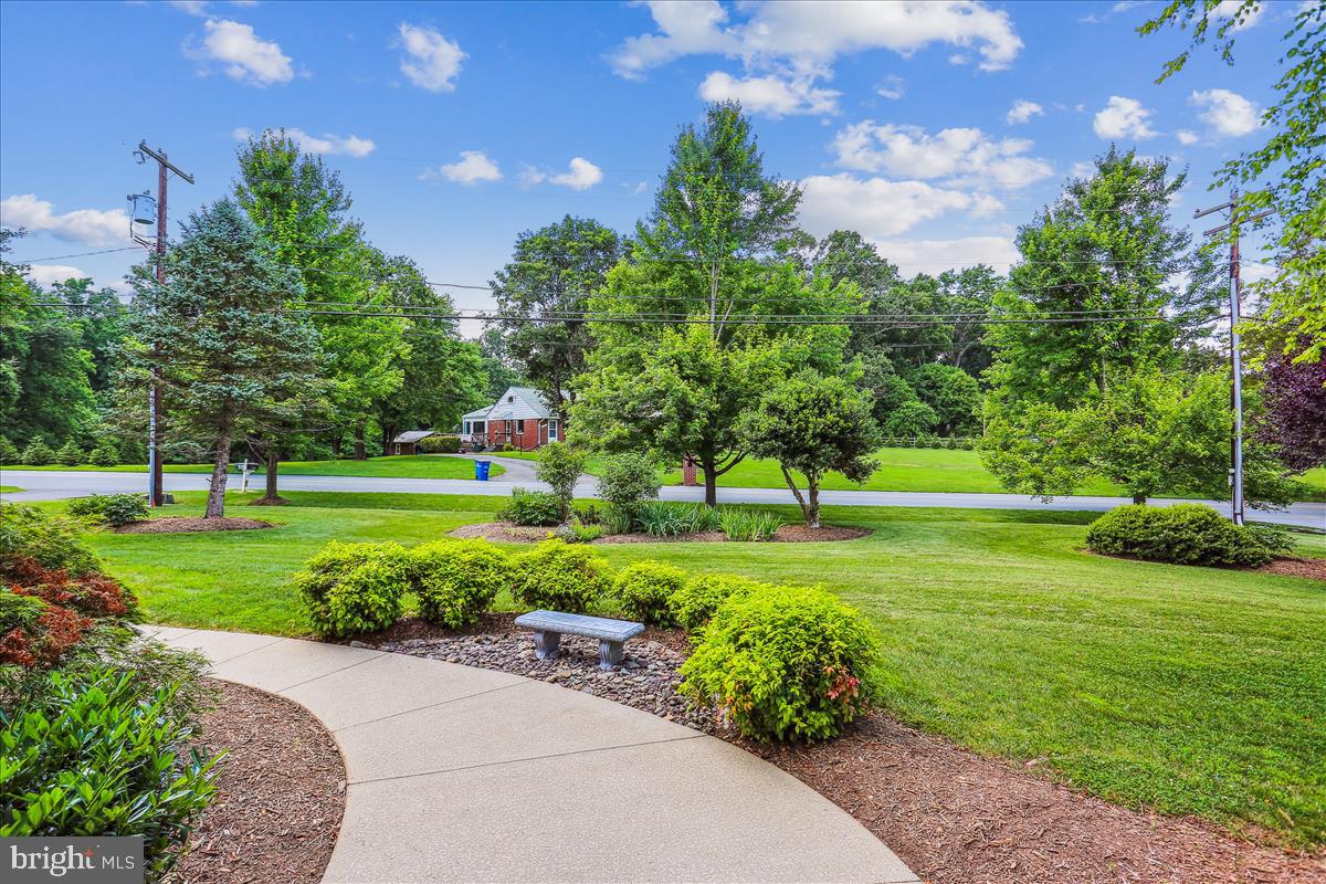 22301 Goshen School Road Gaithersburg, MD 20882 - Photo 4 of 94 Gallery Image 4