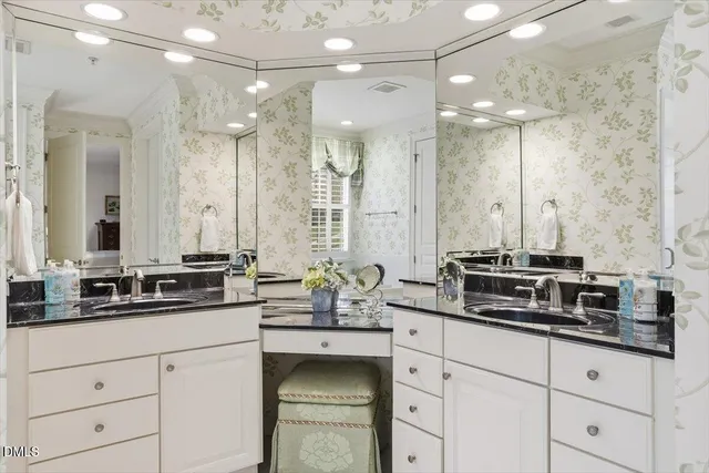 $899,000 | 432 West Barbee Chapel Road, Unit 432, Chapel Hill, NC 27517