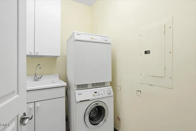 $899,000 | 432 West Barbee Chapel Road, Unit 432, Chapel Hill, NC 27517