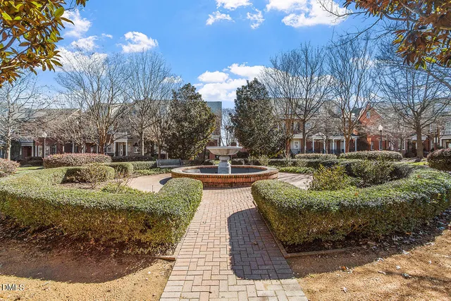 $899,000 | 432 West Barbee Chapel Road, Unit 432, Chapel Hill, NC 27517