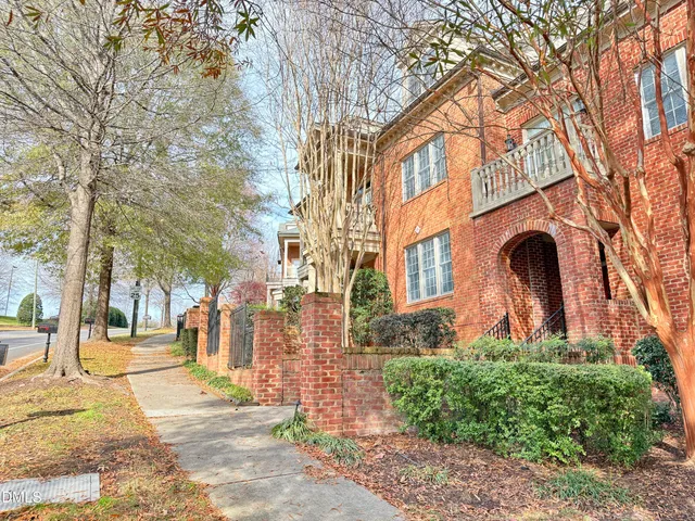 $899,000 | 432 West Barbee Chapel Road, Unit 432, Chapel Hill, NC 27517