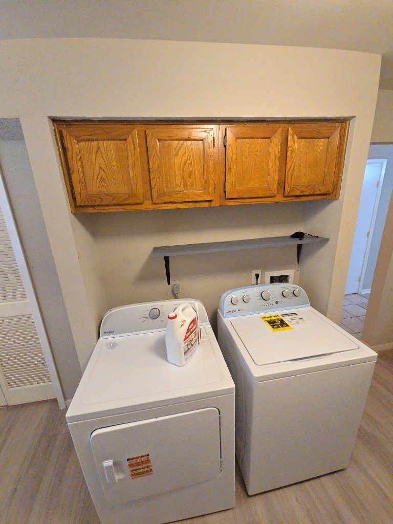 15625 Weldon Drive Houston, TX 77032 - Photo 15 of 25 a utility room with dryer and washer