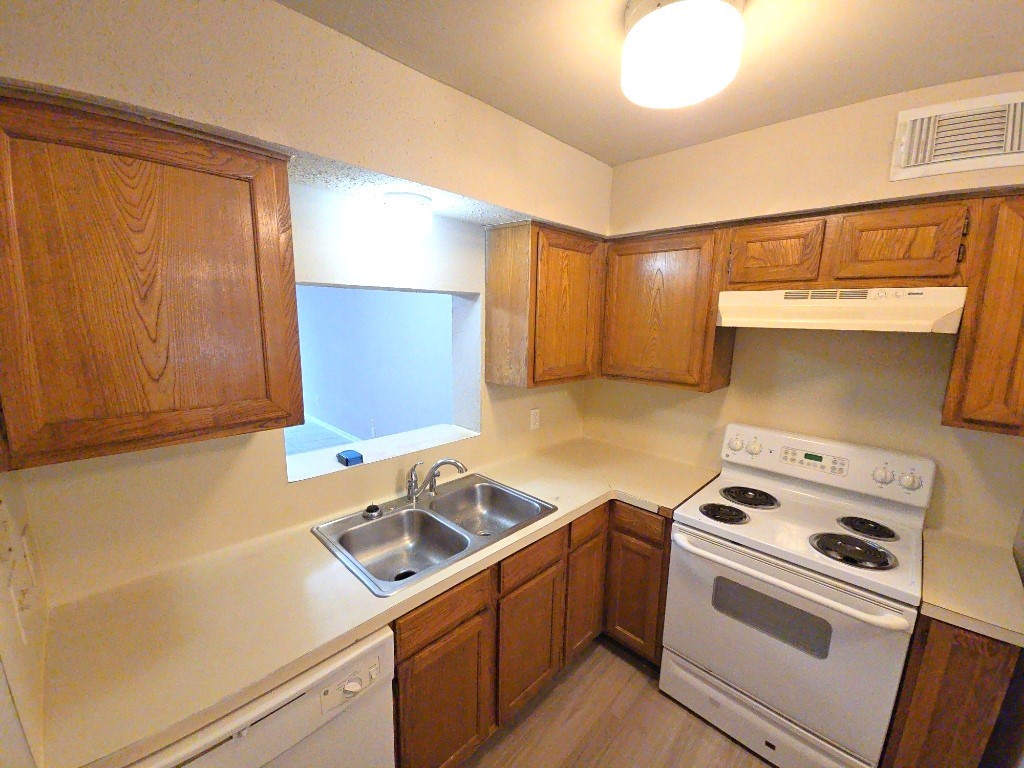 15625 Weldon Drive Houston, TX 77032 - Photo 5 of 25 a room with storage and utility