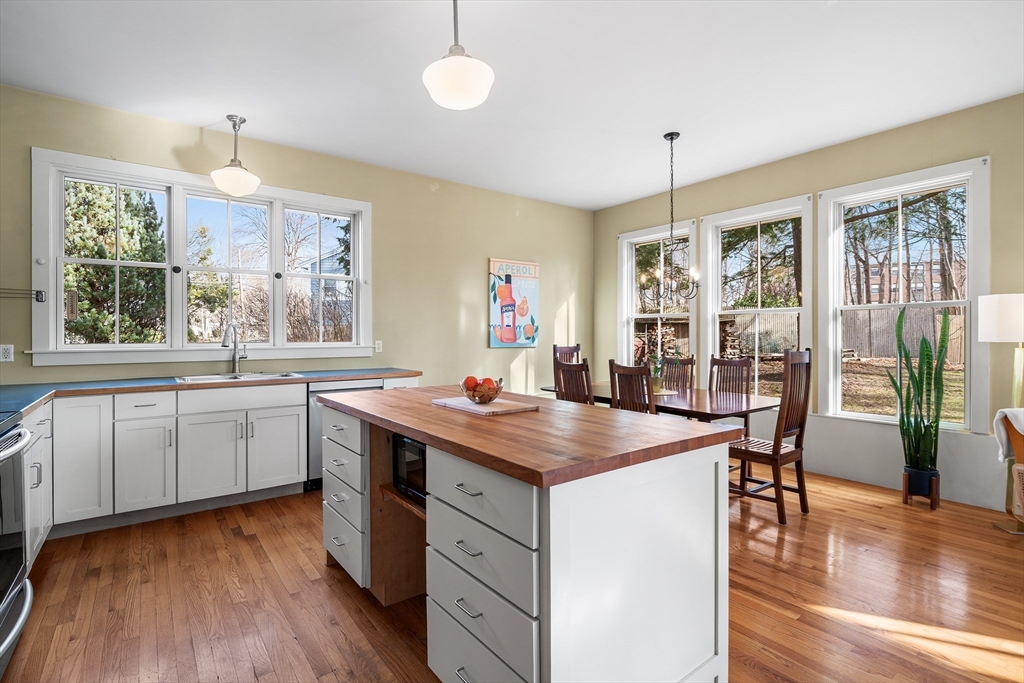 17 Brookfield Road Andover, MA 01810 - Photo 8 of 42