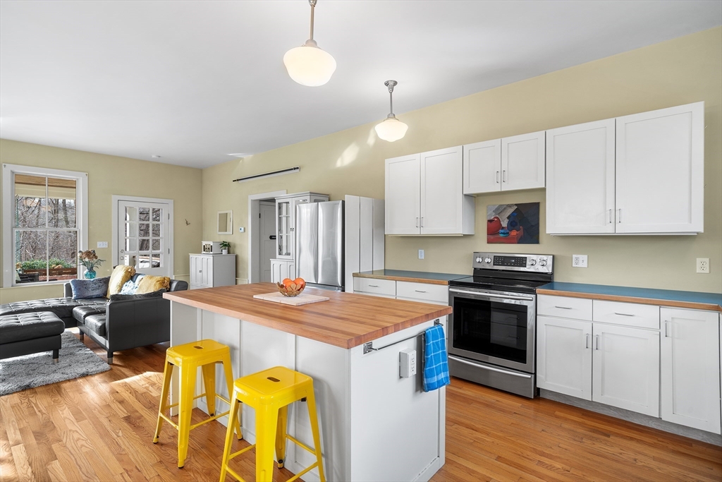 17 Brookfield Road Andover, MA 01810 - Photo 9 of 42