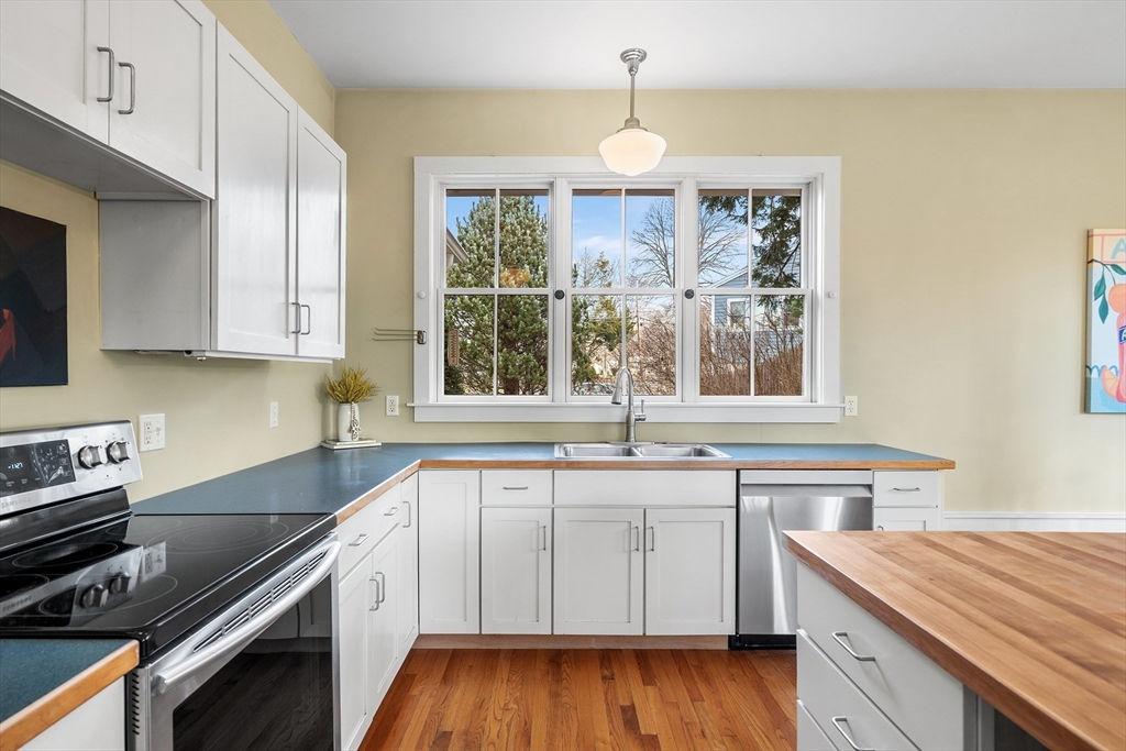 17 Brookfield Road Andover, MA 01810 - Photo 10 of 42