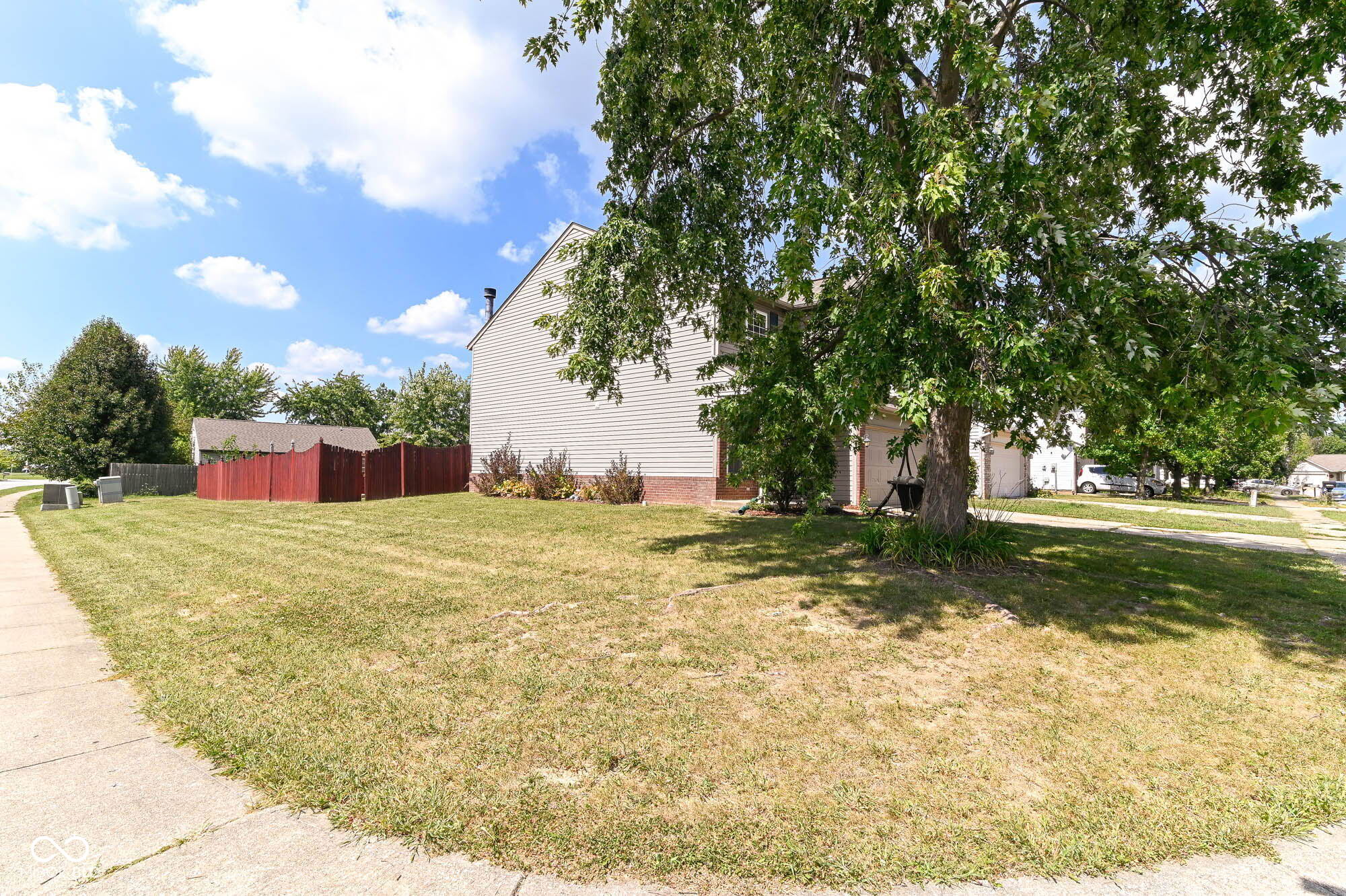2310 Rostock Court Indianapolis, IN 46229 - Photo 2 of 24 Gallery Image 2