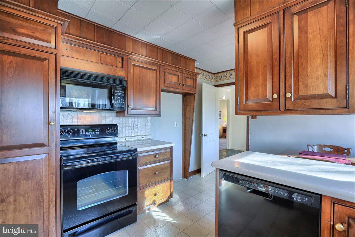 813 Hillaire Road Lancaster, PA 17601 - Photo 19 of 45 Gallery Image 19