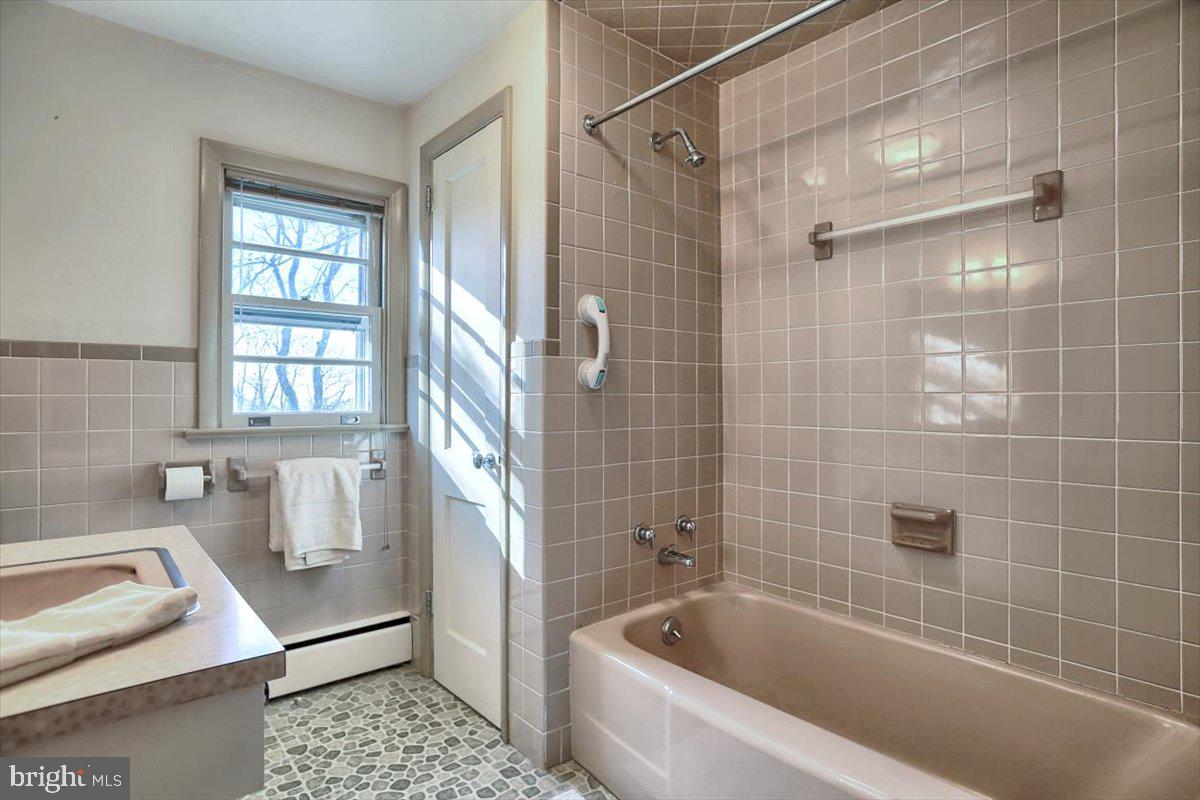 813 Hillaire Road Lancaster, PA 17601 - Photo 35 of 45 Gallery Image 35