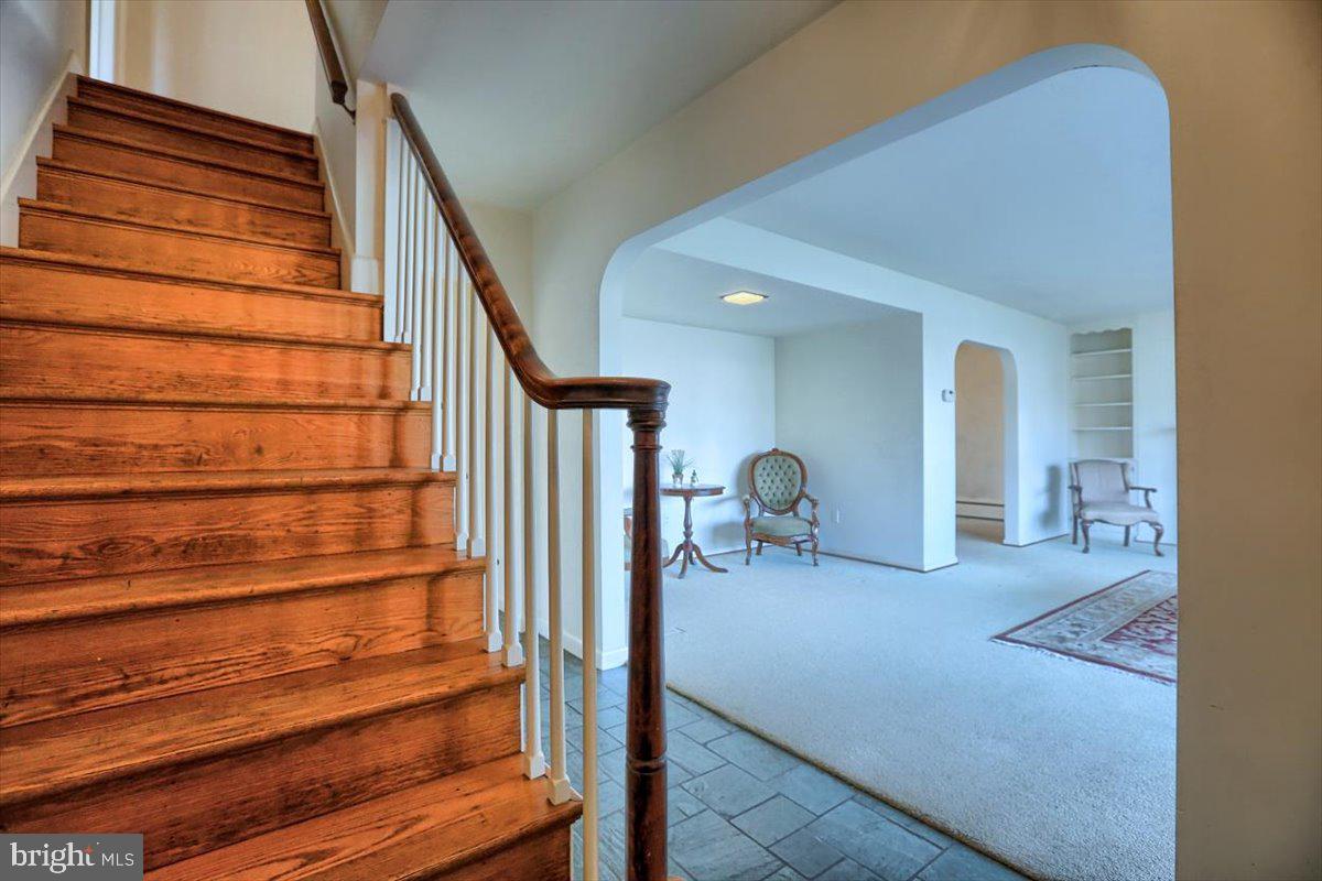 813 Hillaire Road Lancaster, PA 17601 - Photo 6 of 45 Gallery Image 6