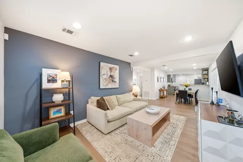$635,000 | 1108 Wakefield Drive, Houston, TX 77018