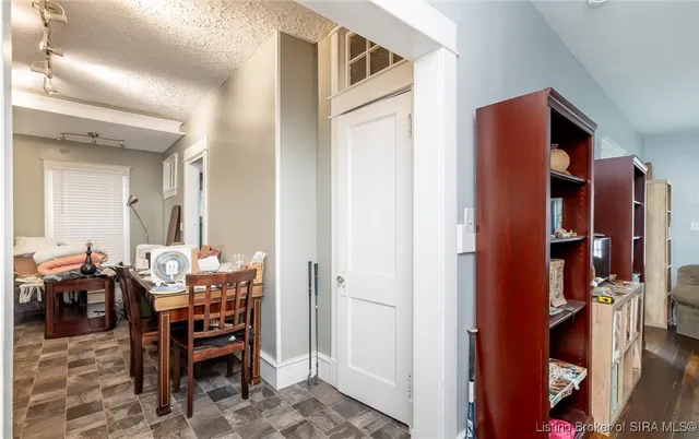 $299,900 | 1918 Charlestown Road, New Albany, IN 47150