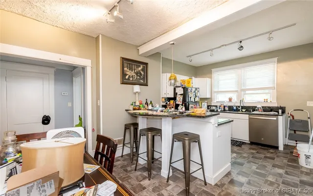 $299,900 | 1918 Charlestown Road, New Albany, IN 47150