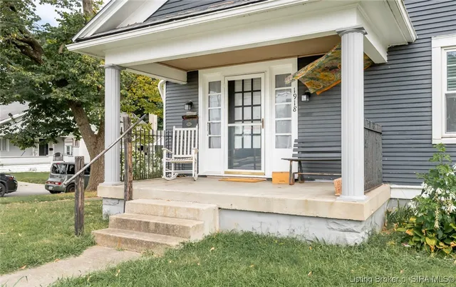 $299,900 | 1918 Charlestown Road, New Albany, IN 47150