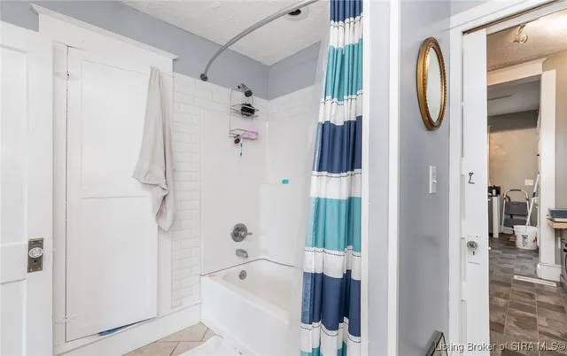 $299,900 | 1918 Charlestown Road, New Albany, IN 47150