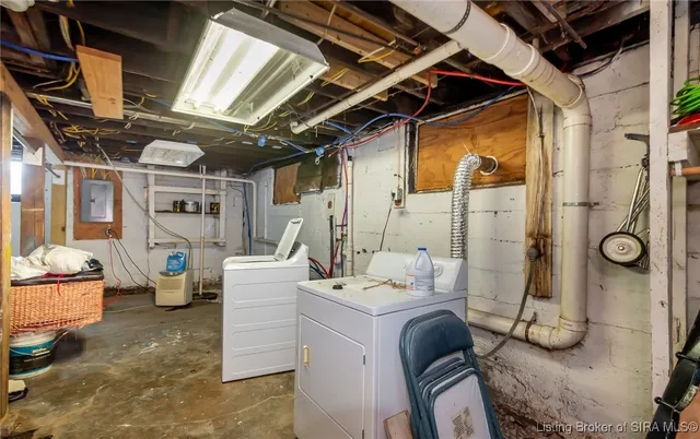 $299,900 | 1918 Charlestown Road, New Albany, IN 47150