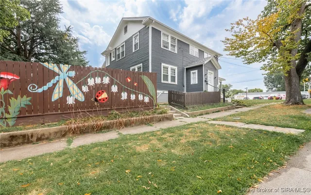 $299,900 | 1918 Charlestown Road, New Albany, IN 47150