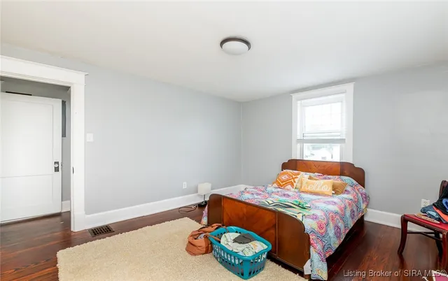 $299,900 | 1918 Charlestown Road, New Albany, IN 47150