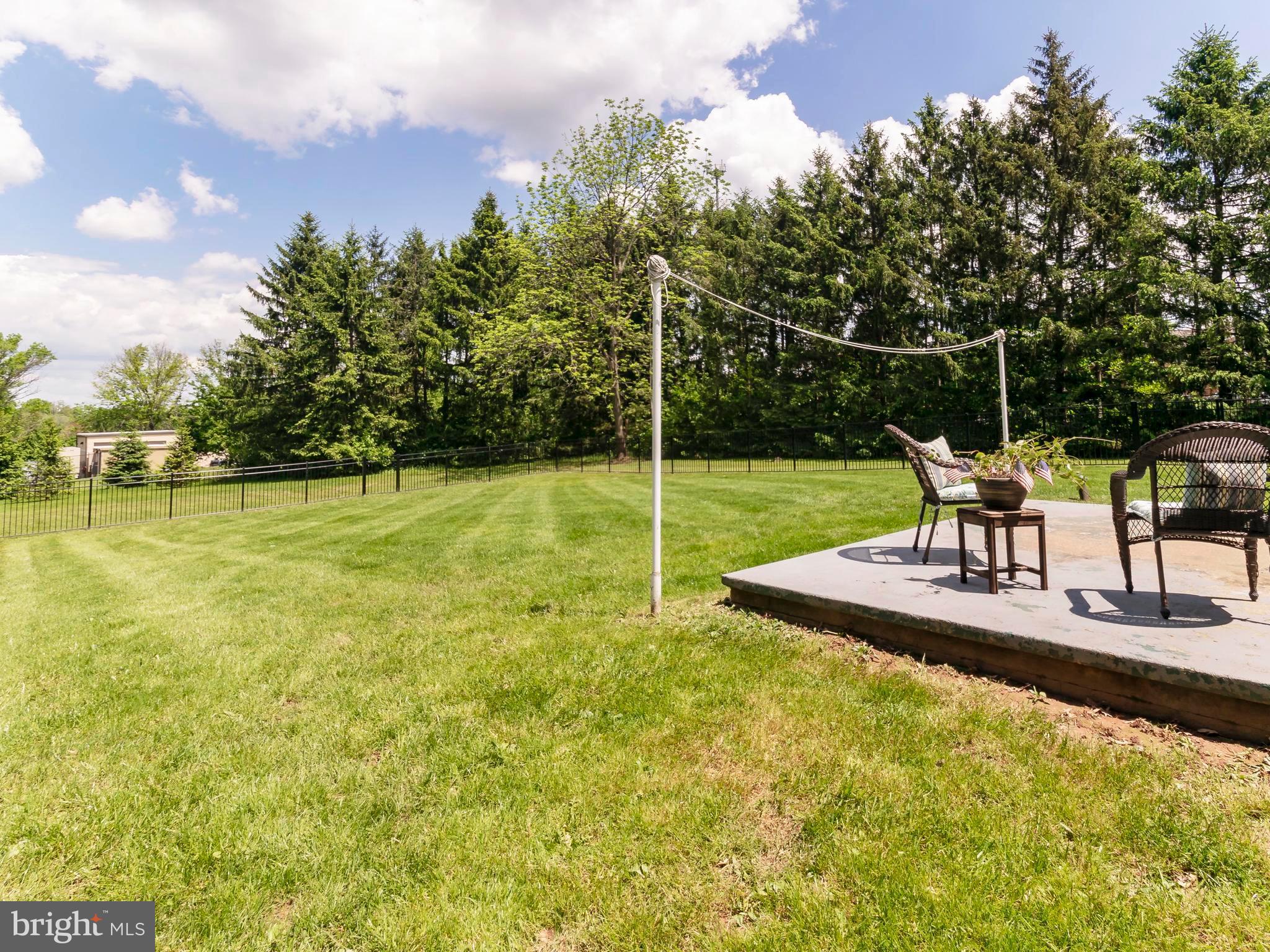 677 Allentown Road Telford, PA 18969 - Photo 18 of 20 Fenced yard with Patio and Clothes Line!