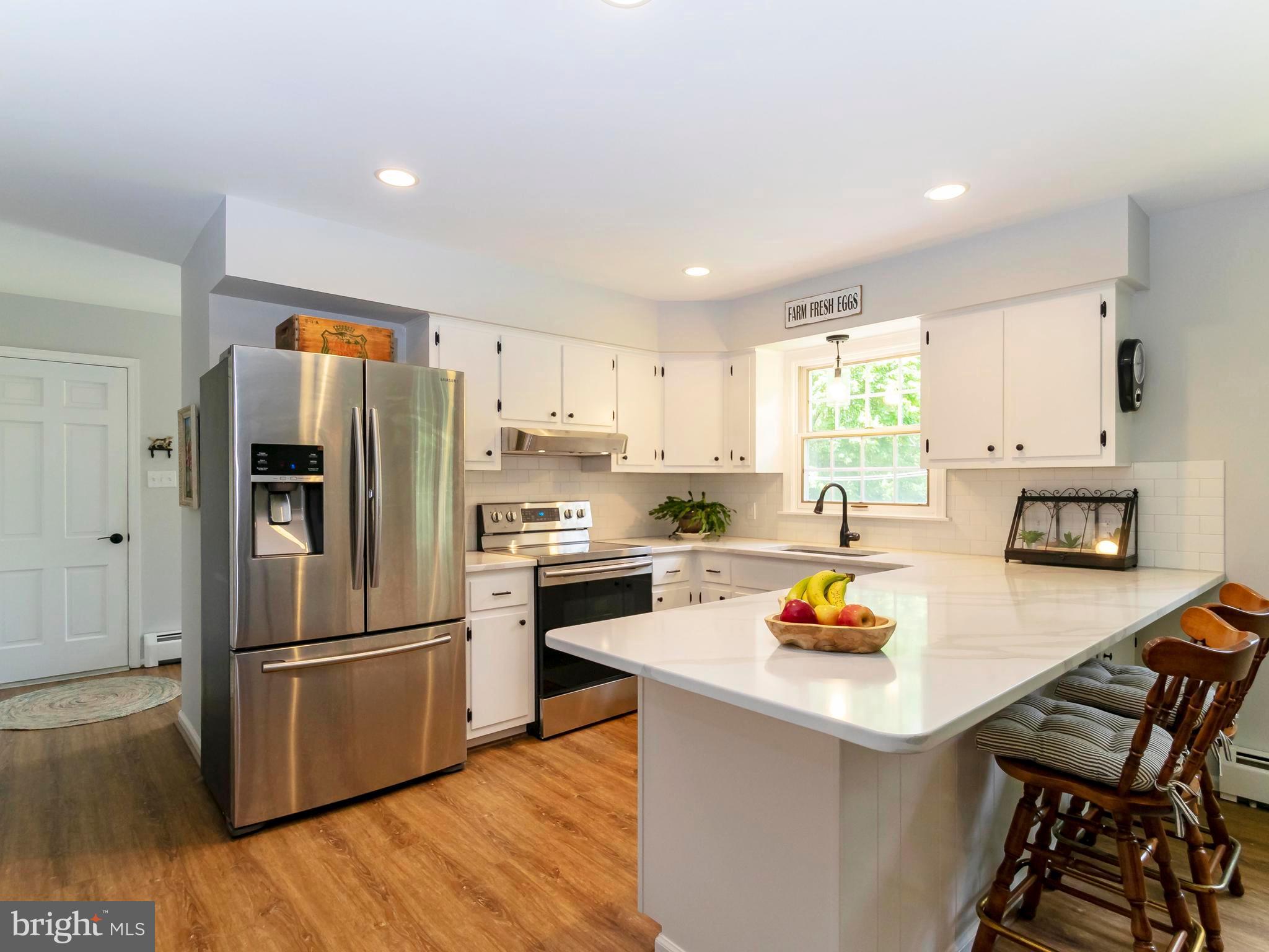 677 Allentown Road Telford, PA 18969 - Photo 6 of 20 UPDATED Eat-In-Kitchen with NEW Breakfast Bar!