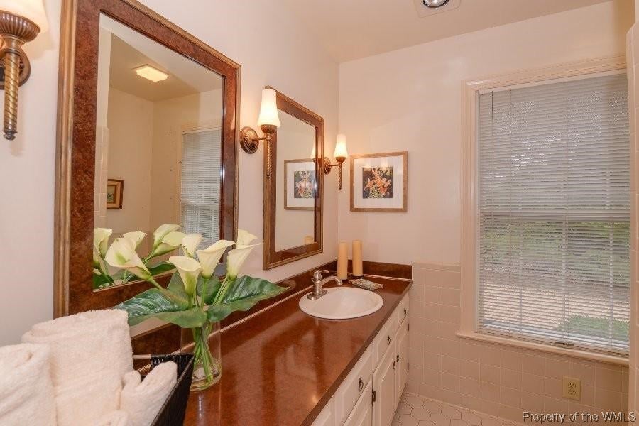 1708 Tyndall Point Road Gloucester Point, VA 23062 - Photo 20 of 38 Gallery Image 20