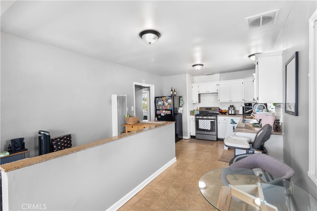 2898 Delta Avenue Long Beach, CA 90810 - Photo 25 of 63