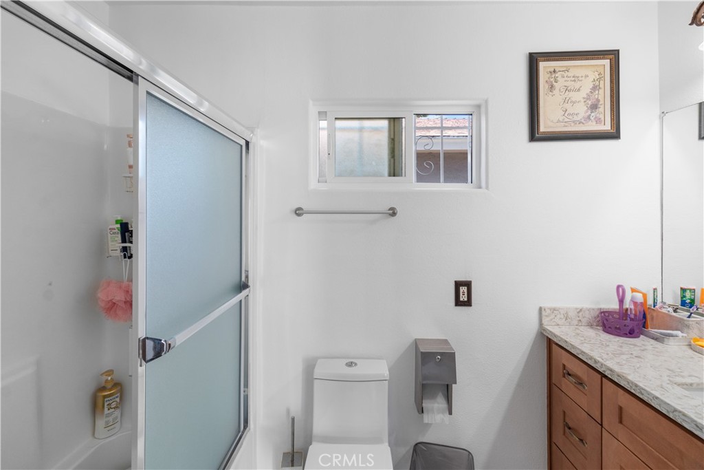 2898 Delta Avenue Long Beach, CA 90810 - Photo 10 of 63