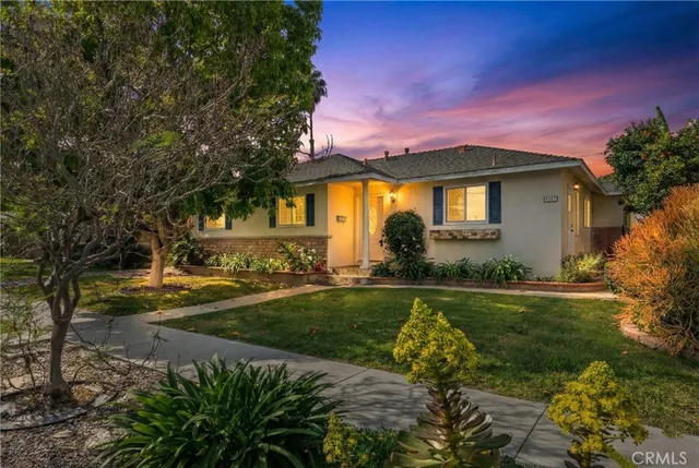 $1,133,000 | 2345 Palo Verde Avenue, Long Beach, CA 90815