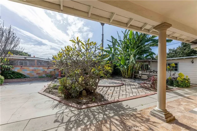 $1,133,000 | 2345 Palo Verde Avenue, Long Beach, CA 90815