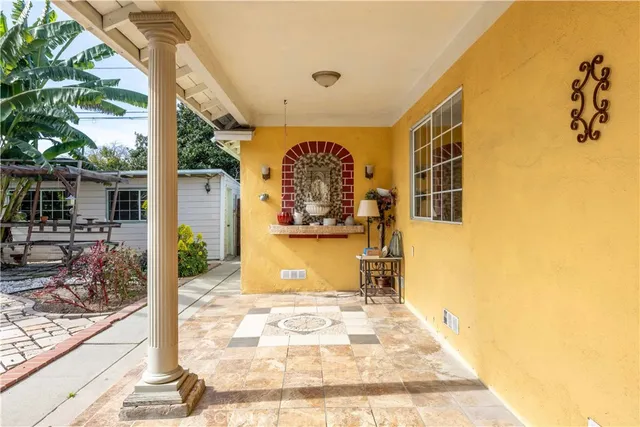 $1,133,000 | 2345 Palo Verde Avenue, Long Beach, CA 90815