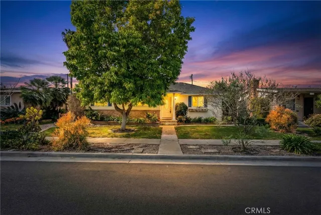 $1,133,000 | 2345 Palo Verde Avenue, Long Beach, CA 90815