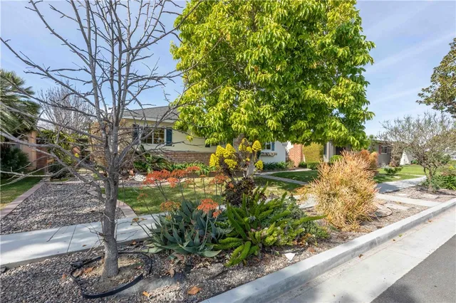 $1,133,000 | 2345 Palo Verde Avenue, Long Beach, CA 90815