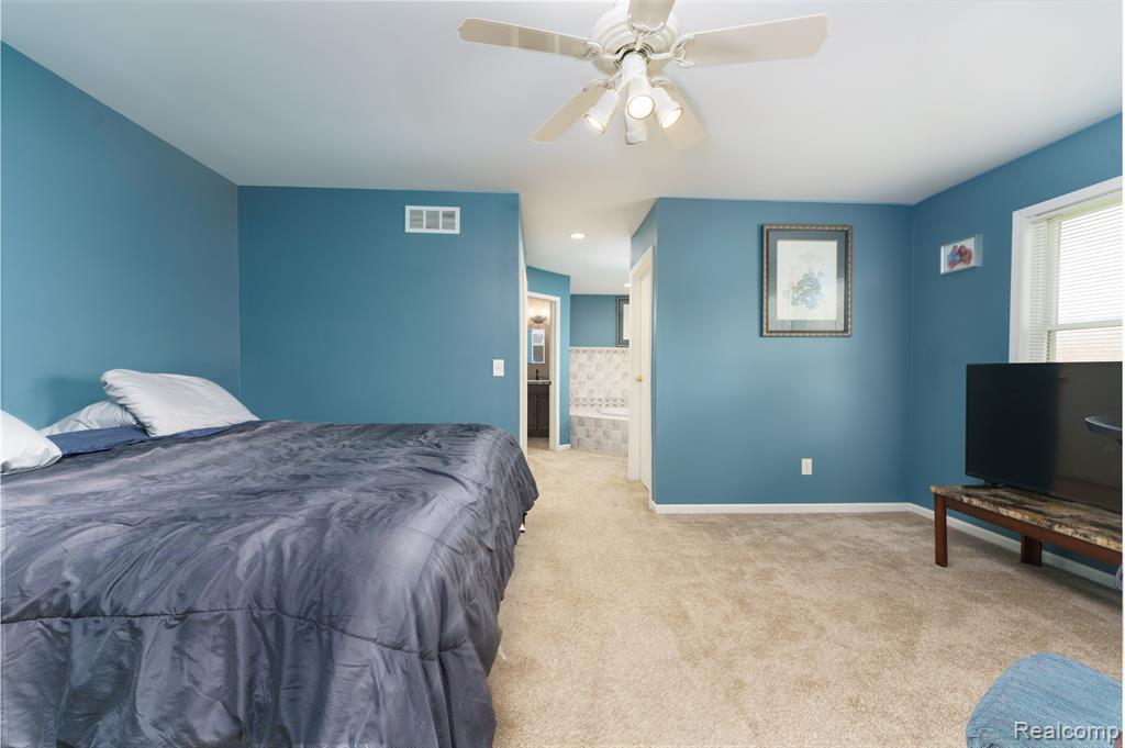 10488 West Grand River Road Fowlerville, MI 48836 - Photo 12 of 34