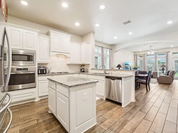 $375,000 | 29126 Brooks Valley Drive, Fulshear, TX 77441