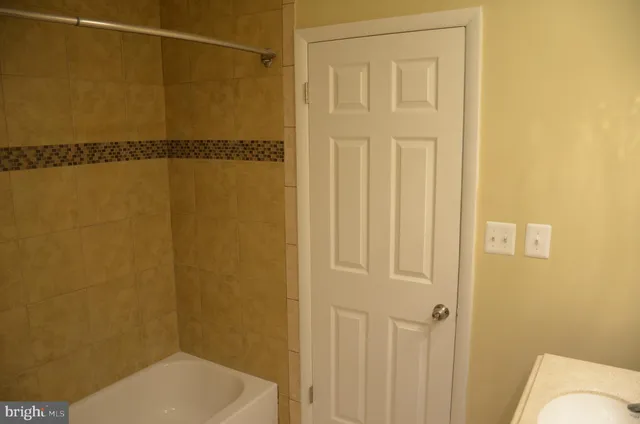 $2,800 | 1046 Spring Valley Court, Unit 1046, Fort Washington, MD 20744