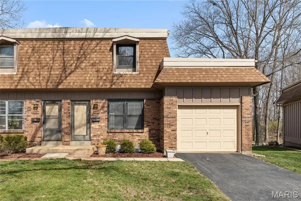$200,000 | 2430 Charente Drive, Maryland Heights, MO 63043
