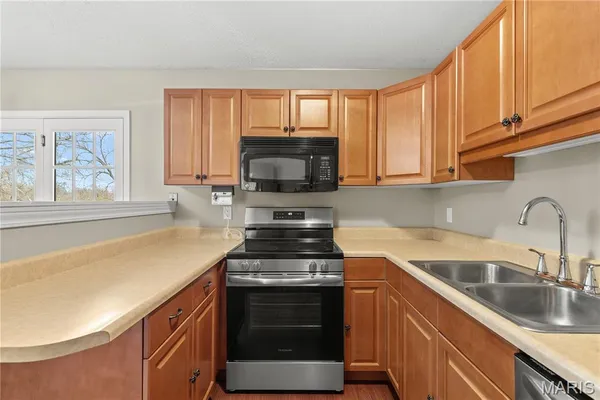 $200,000 | 2430 Charente Drive, Maryland Heights, MO 63043